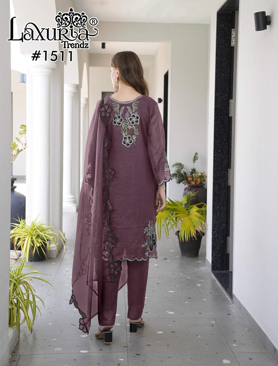 Design 1511 Laxuria Trendz Georgette Pakistani Readymade Suits Wholesale Rate