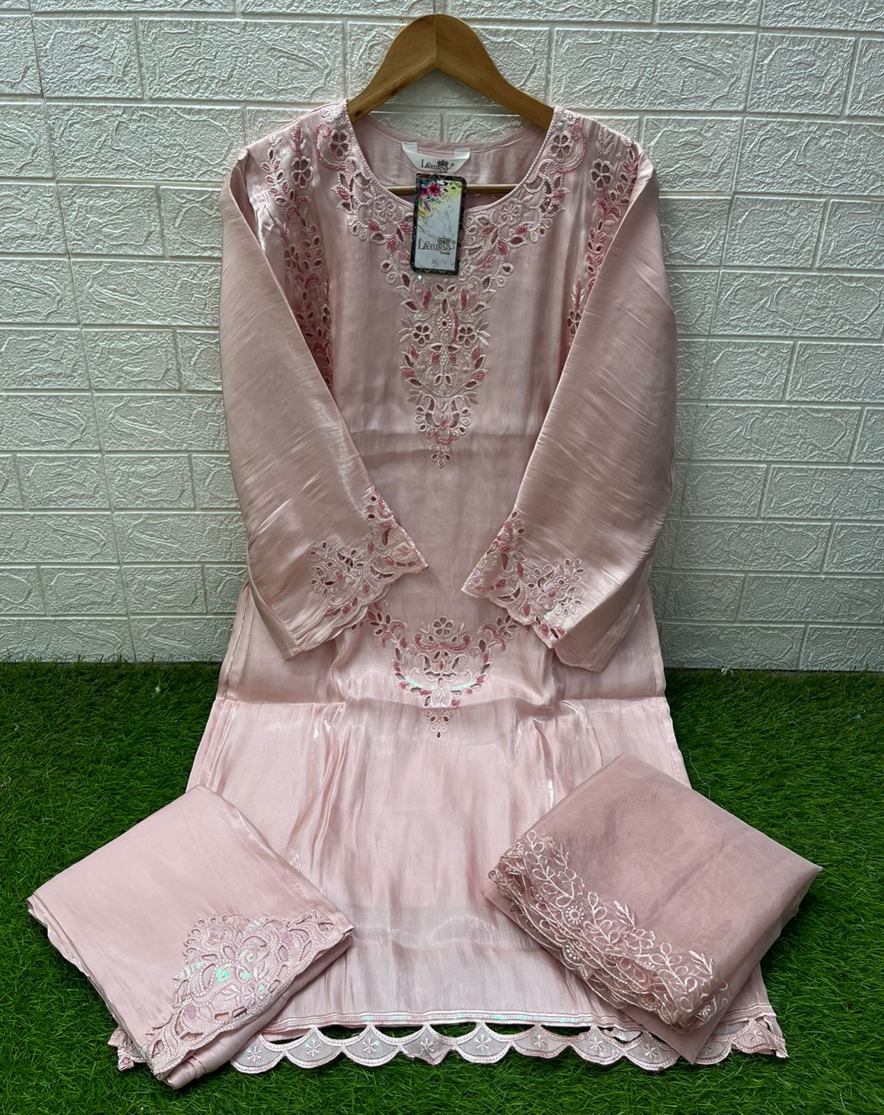 Design 1568 Laxuria Trendz Imported Pakistani Readymade Suits Exporter Ahmedabad