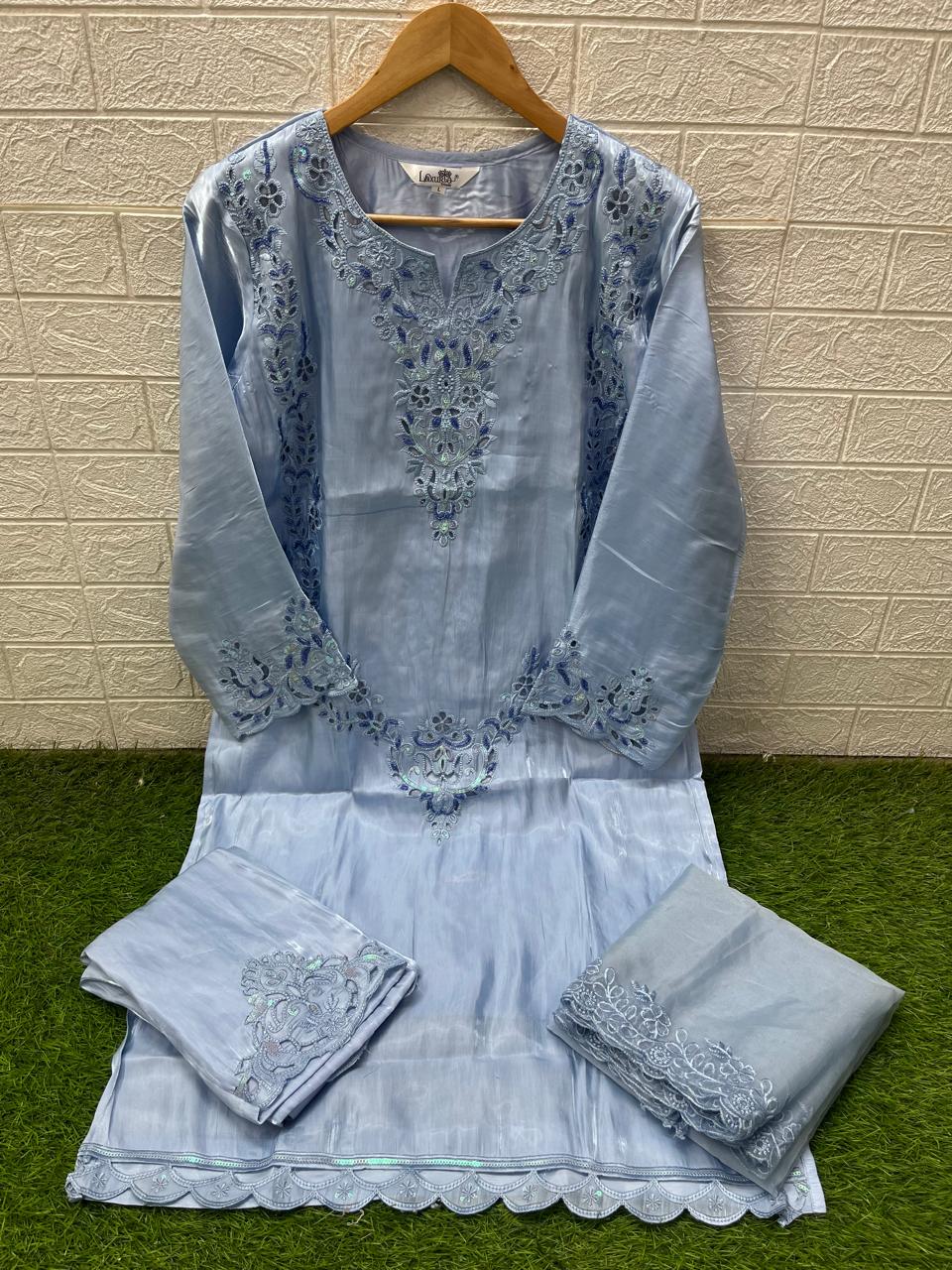 Design 1568 Laxuria Trendz Imported Pakistani Readymade Suits Exporter Ahmedabad