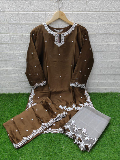 Design 1571 Laxuria Trendz Satin Pakistani Readymade Suits Manufacturer India