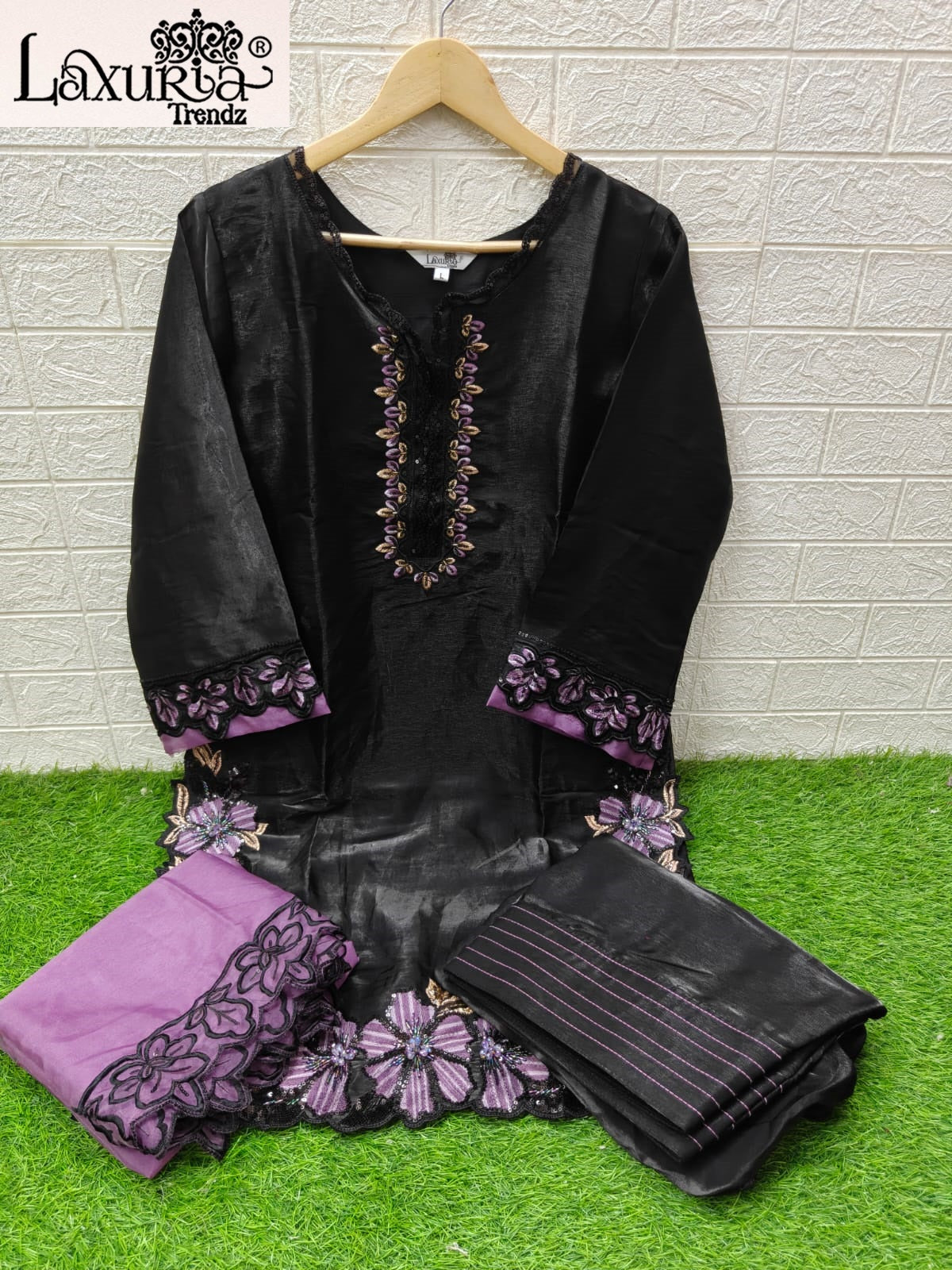 Design 1590 Laxuria Trendz Roman Glass Pakistani Readymade Suits Supplier Gujarat