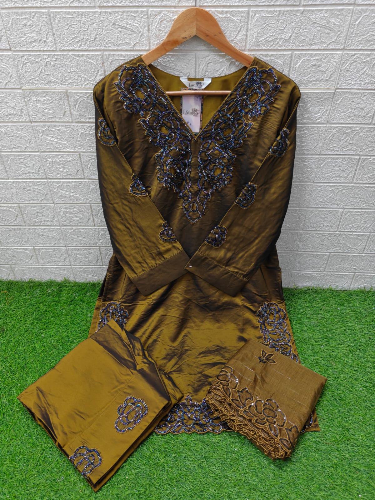Design 1638 Laxuria Trendz Rangila Pakistani Readymade Suits Wholesale Rate