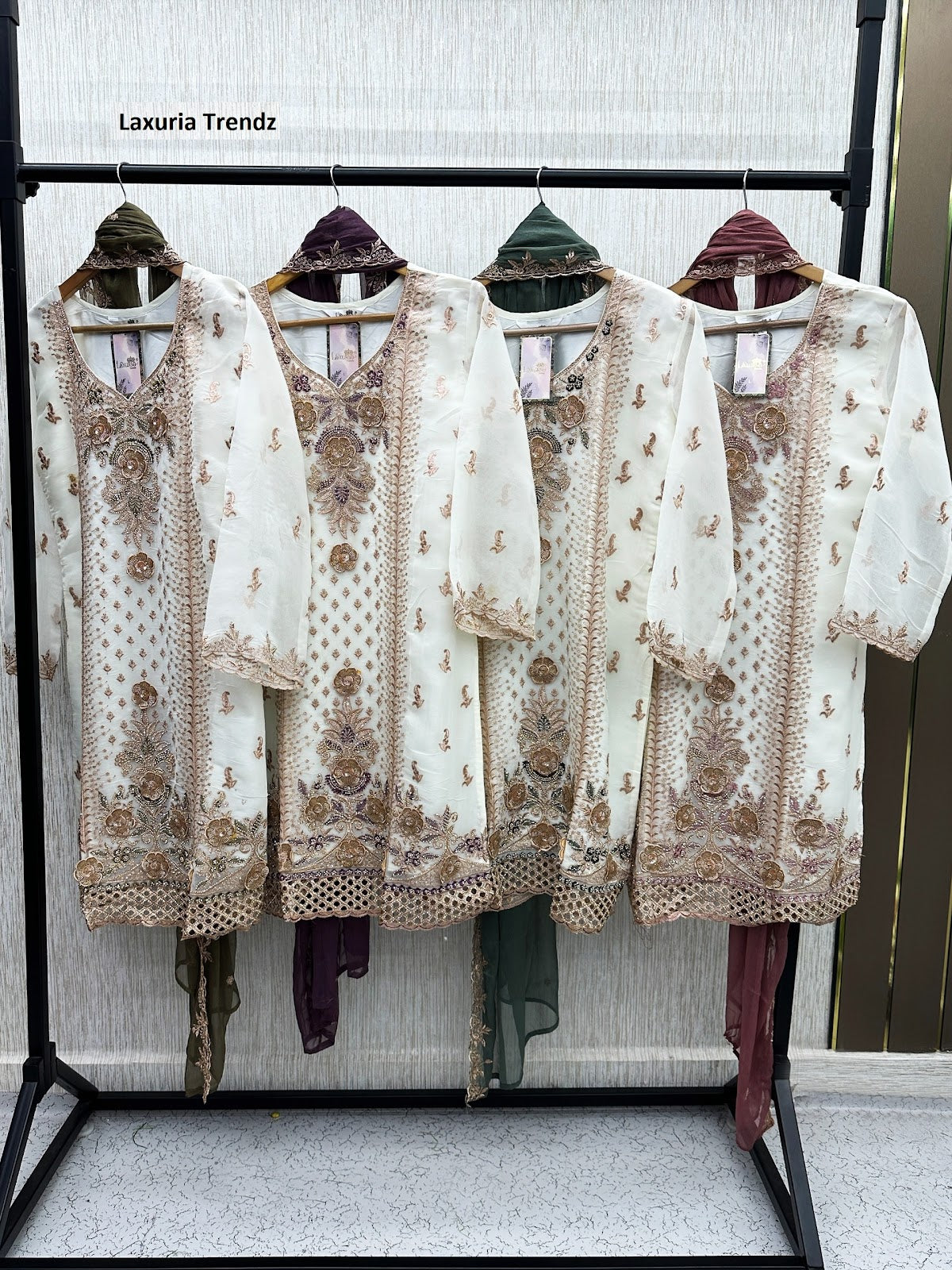 Design 1673 Laxuria Trendz Simmer Pakistani Readymade Suits Manufacturer India