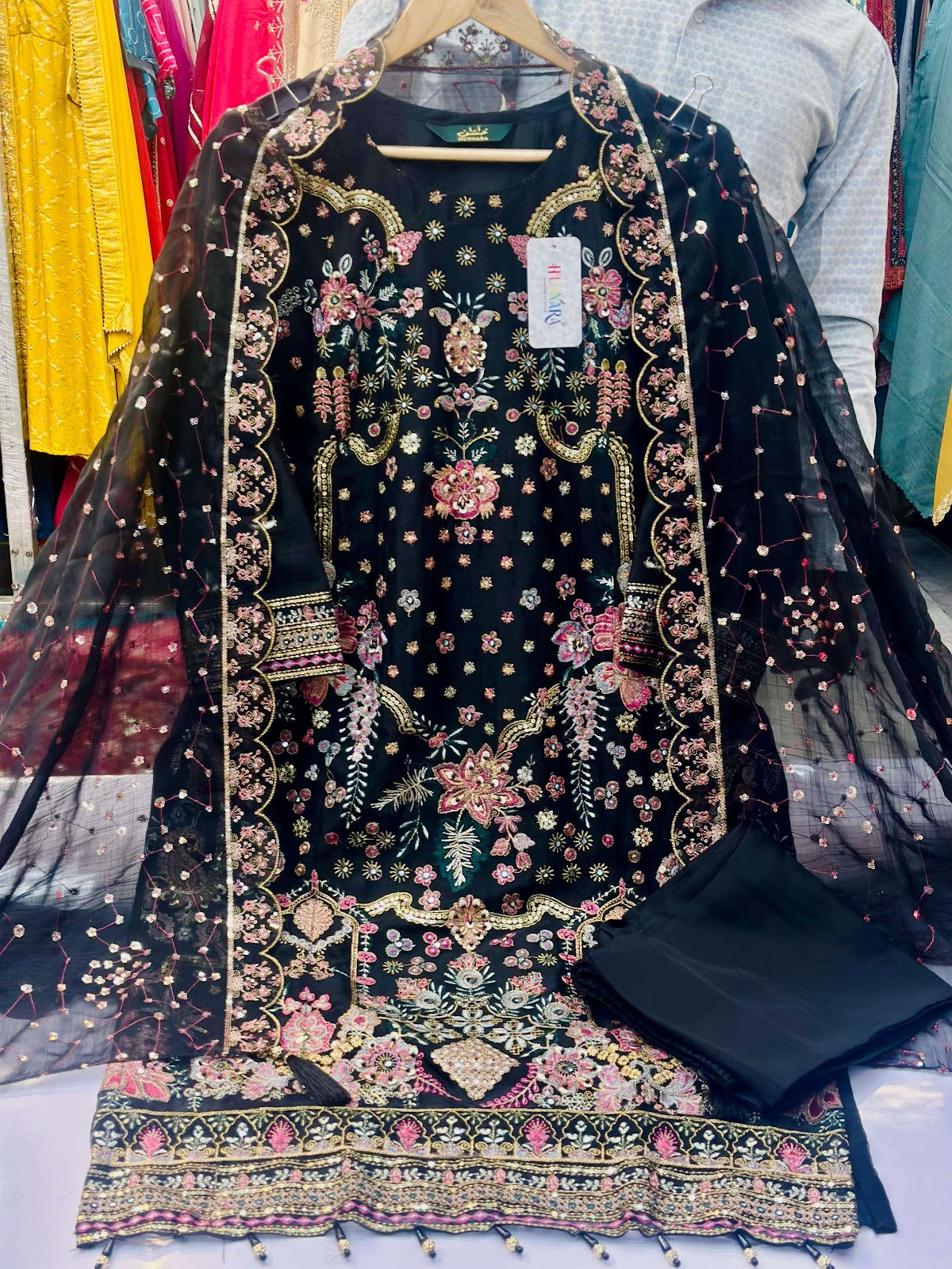 Design 5511 Husnara Chiffon Pakistani Readymade Suits Wholesale Price