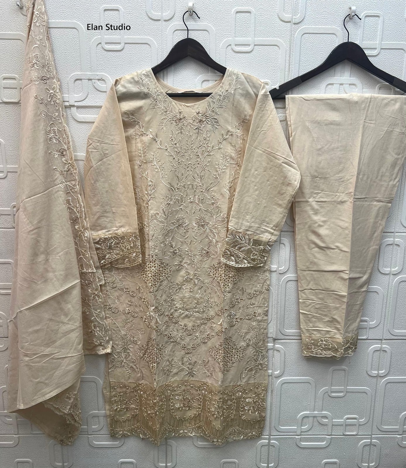 E 24 Rang Rasiya Elan Studio Lawn Cotton Pakistani Readymade Suits Manufacturer Gujarat