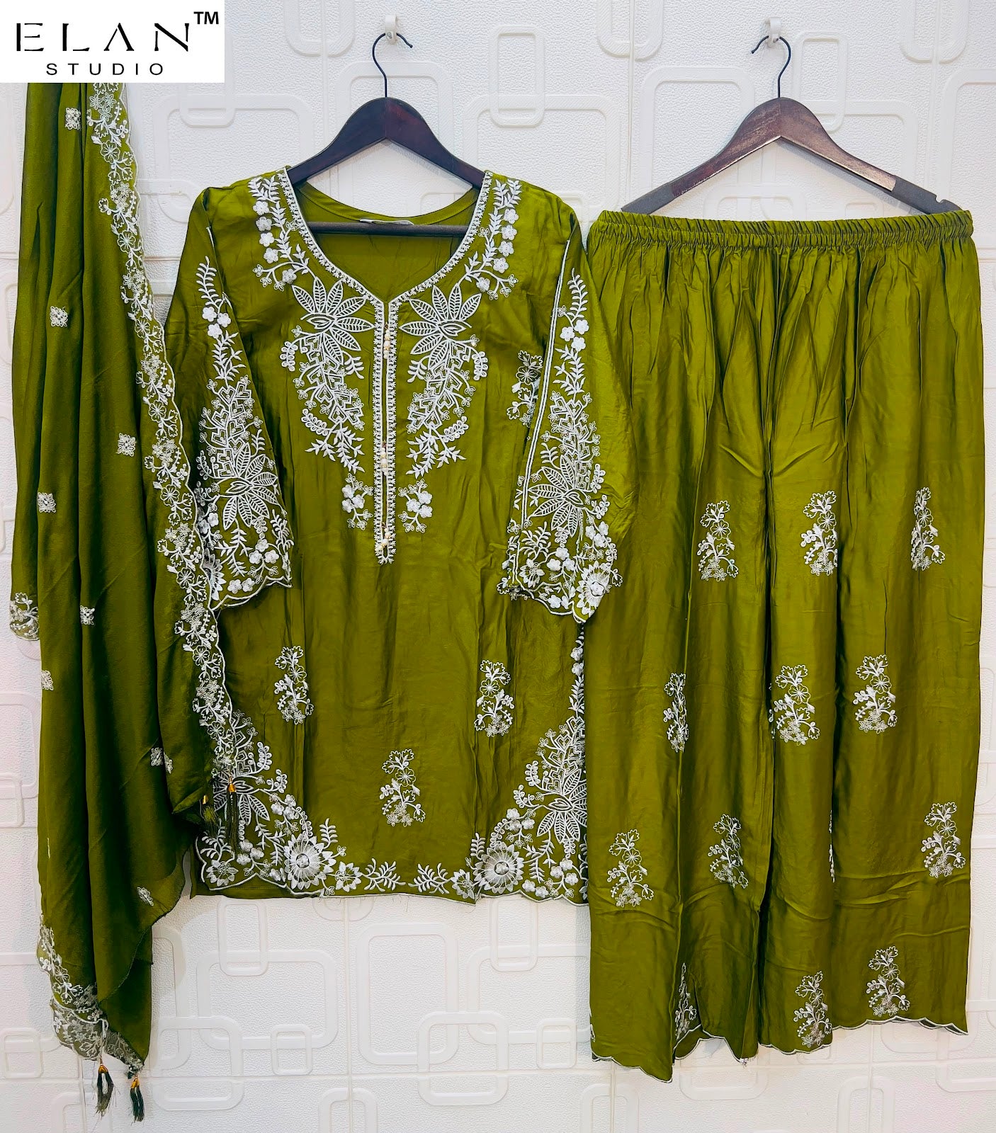 E 55 Elan Studio Gaji Silk Pakistani Readymade Suits Supplier