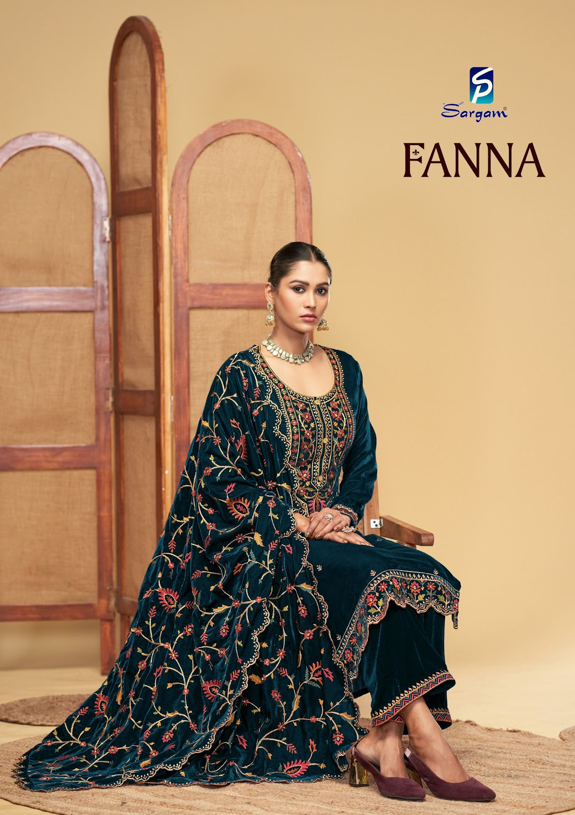Fanna Sargam Prints Velvet Suits Manufacturer