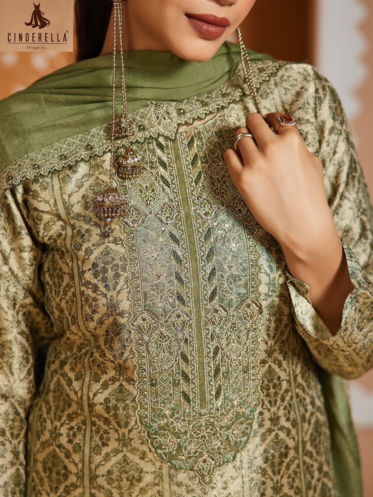 Glorious Cinderella Silk Pant Style Suits Supplier