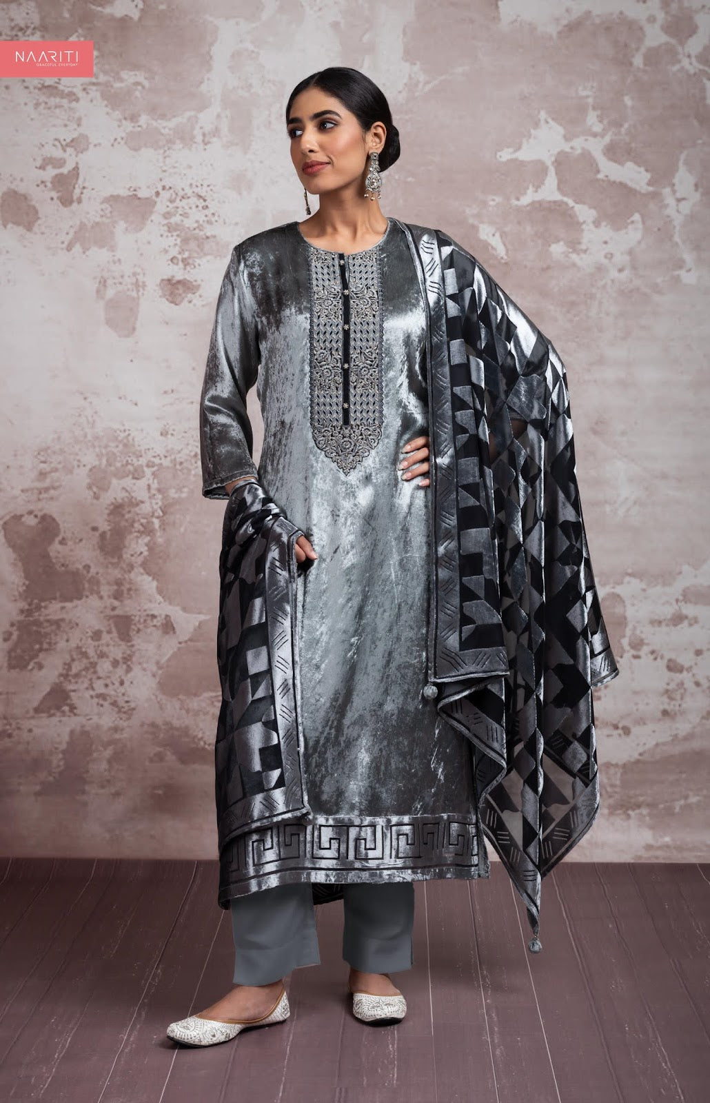 Iritya Naariti Velvet Suits Manufacturer Gujarat