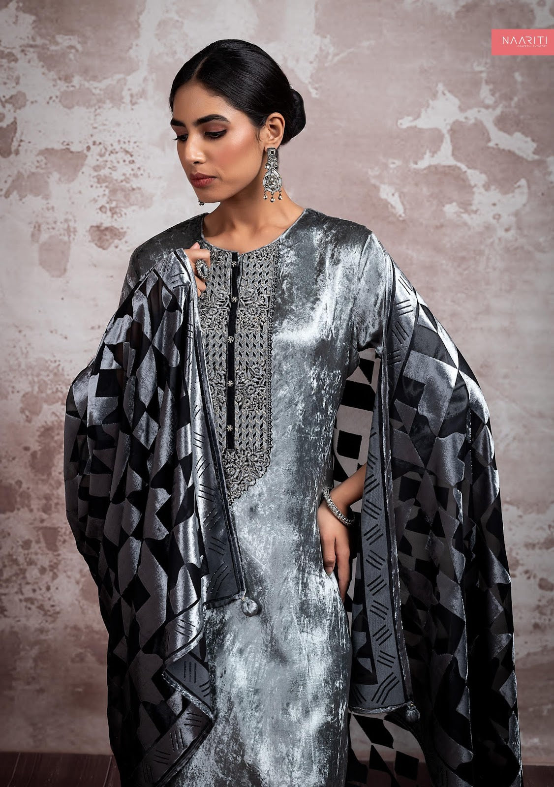 Iritya Naariti Velvet Suits Manufacturer Gujarat