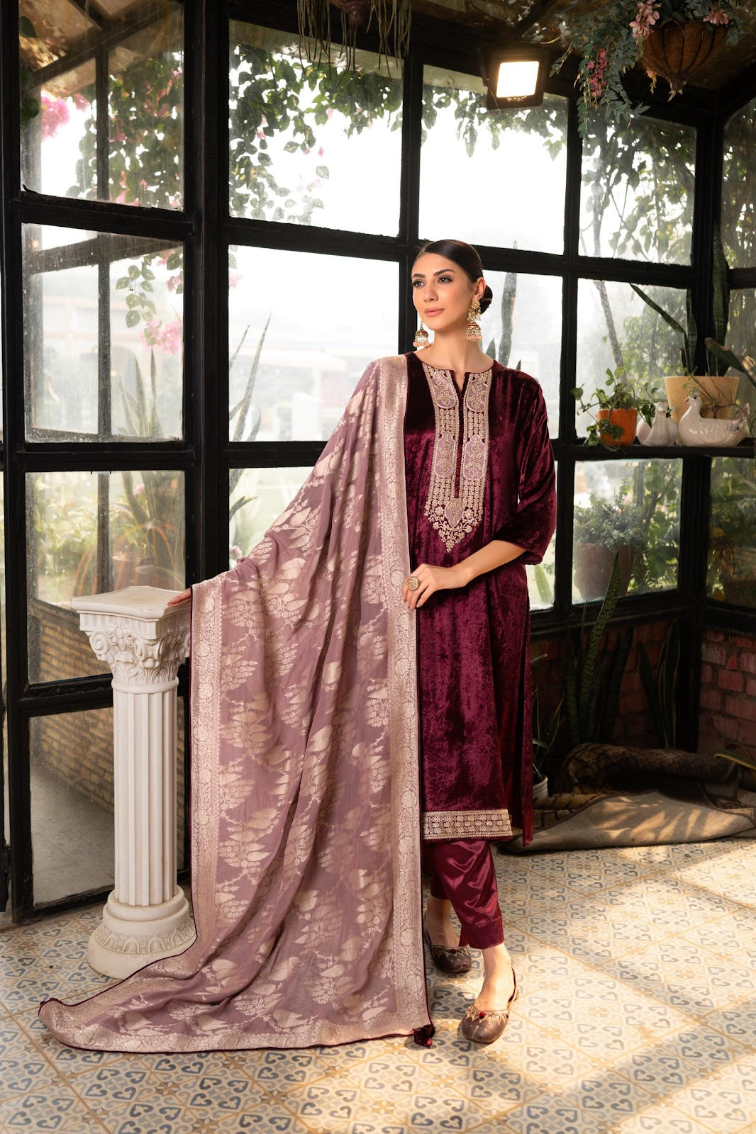 Jasiree Naariti Velvet Suits Manufacturer India