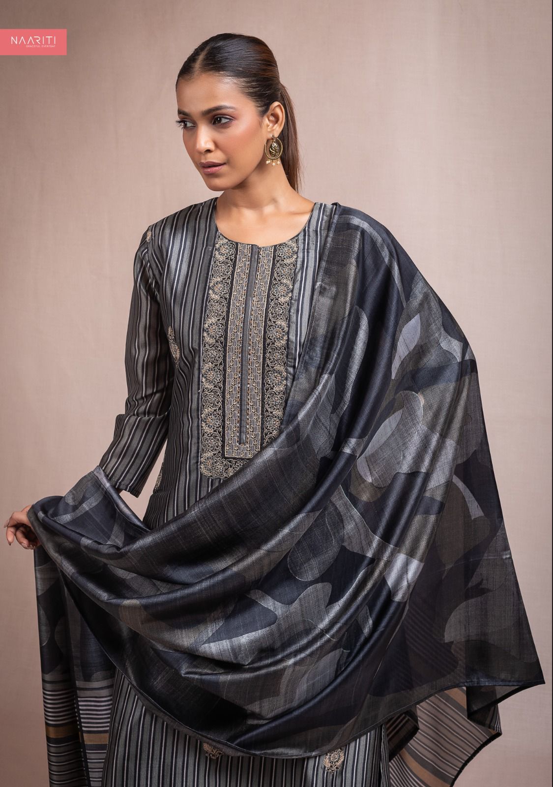 Zirsheel Naariti Velvet Suits Manufacturer