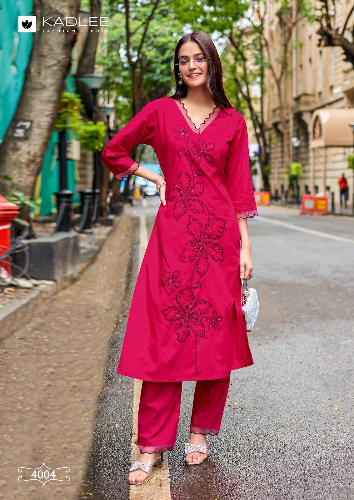 Levisha Kadlee Viscose Weaving Kurti Pant Set Supplier Gujarat