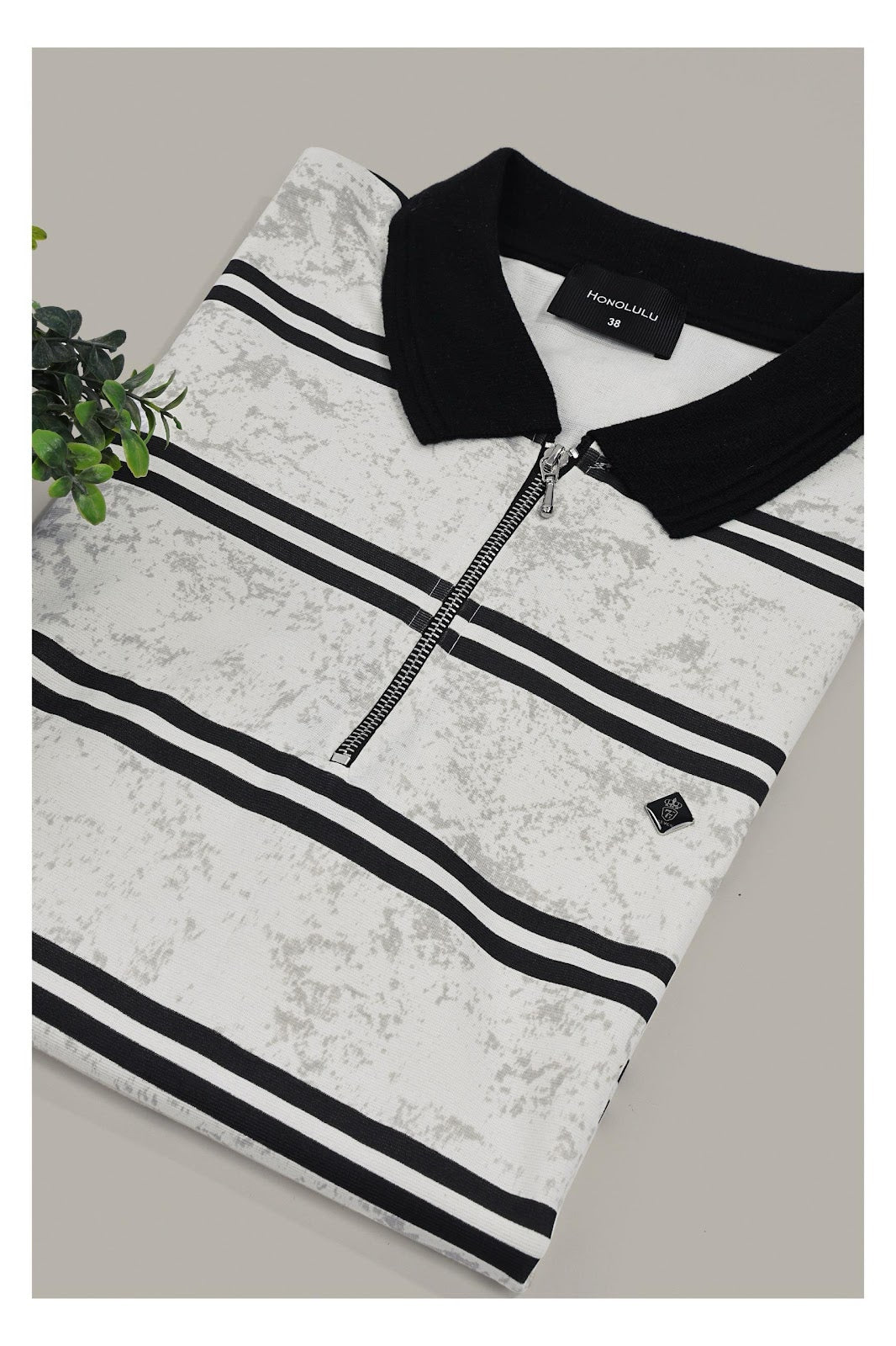 Lot No 1433 Honolulu Canvas Mens Tshirts Wholesaler Gujarat