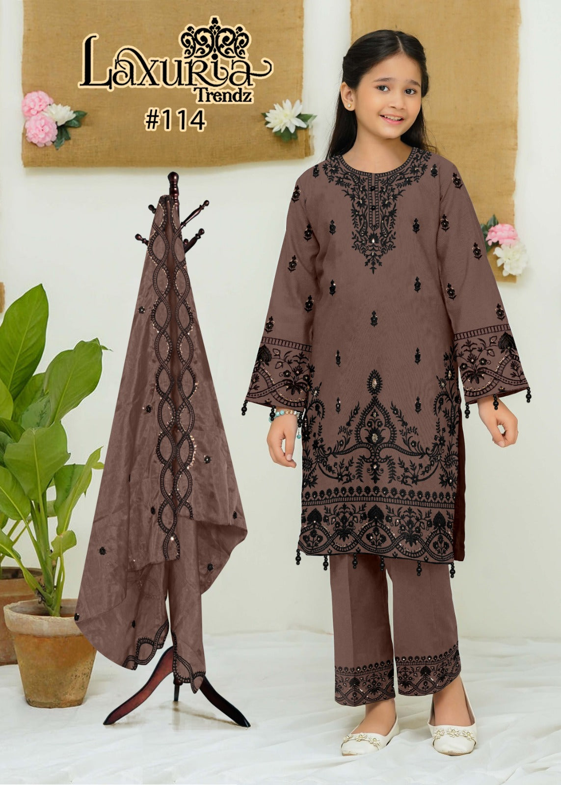 Lt-114 Laxuria Trendz Fox Georgette Girls Pakistani Readymade Suit Wholesale Price