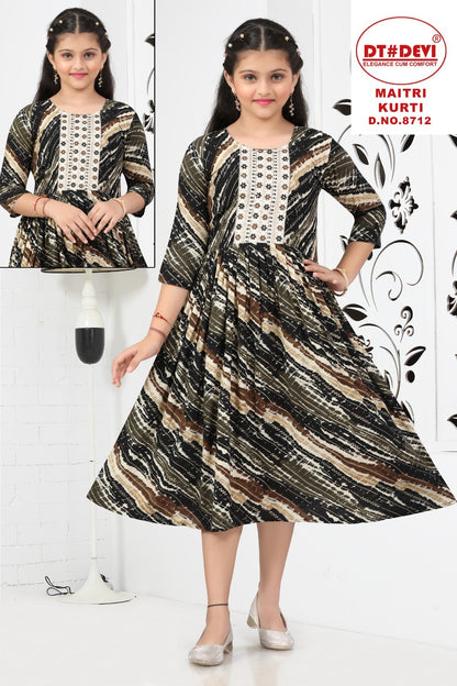 Maitri 8712 Dt Devi Rayon Girls Anarkali Kurti Wholesaler