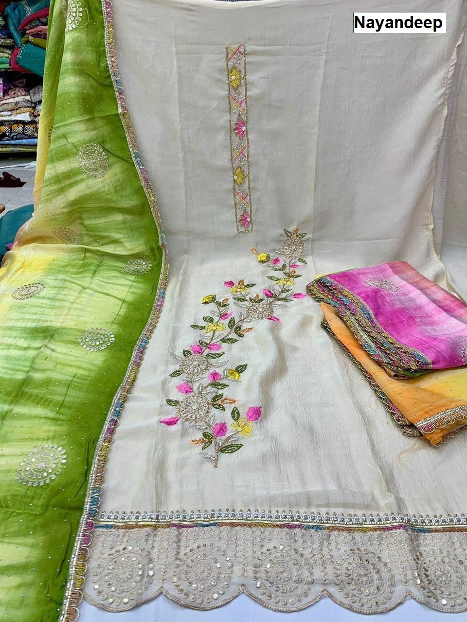 मीरा न्यू नयनदीप सलवार सूट थोक विक्रेता