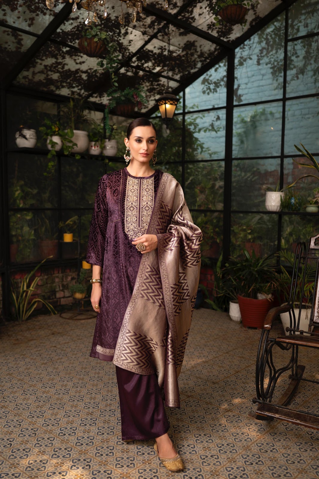 Morris Naariti Brasso Velvet Suits Manufacturer Gujarat