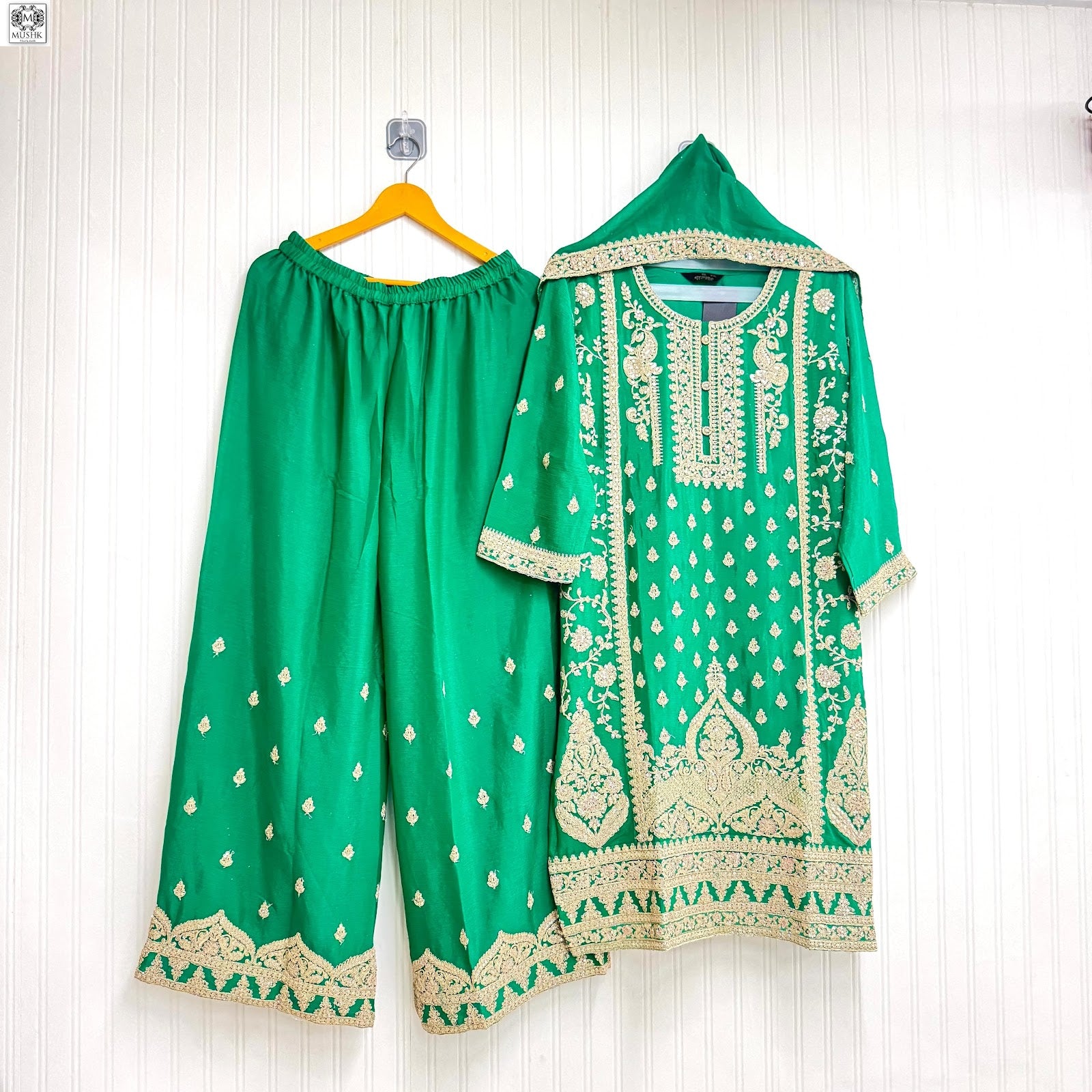 Mr 1014 Mushk Chinon Pakistani Readymade Suits Manufacturer Ahmedabad
