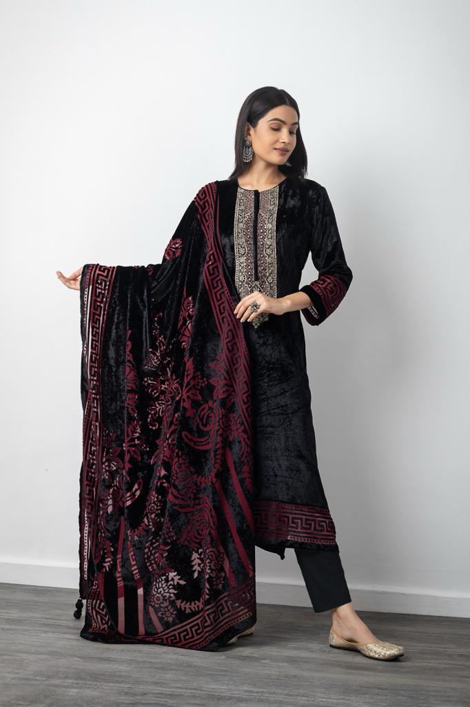 Mrinali Naariti Brasso Velvet Suits Exporter Ahmedabad