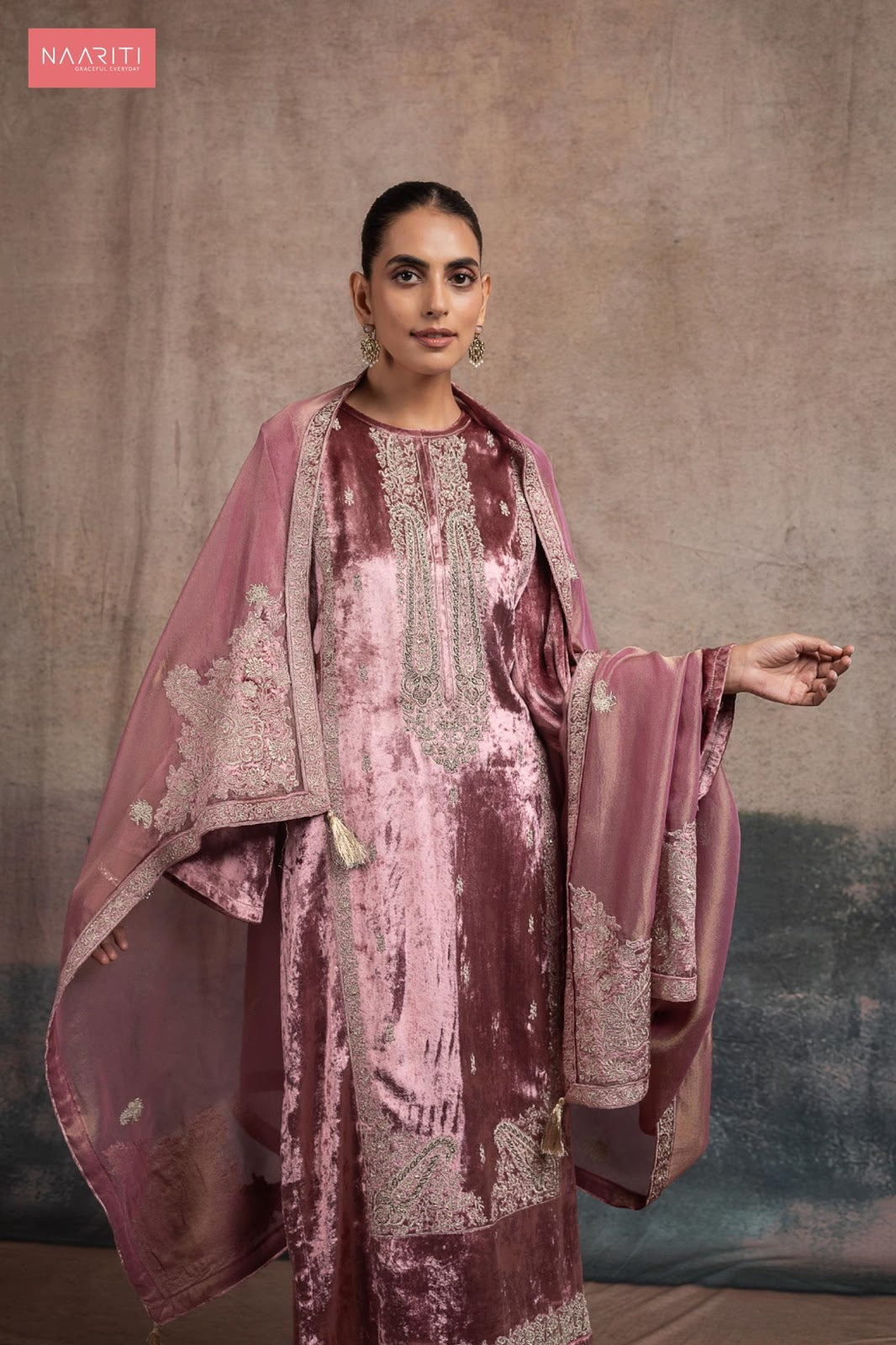 Nayoma Naariti Velvet Suits Supplier Gujarat
