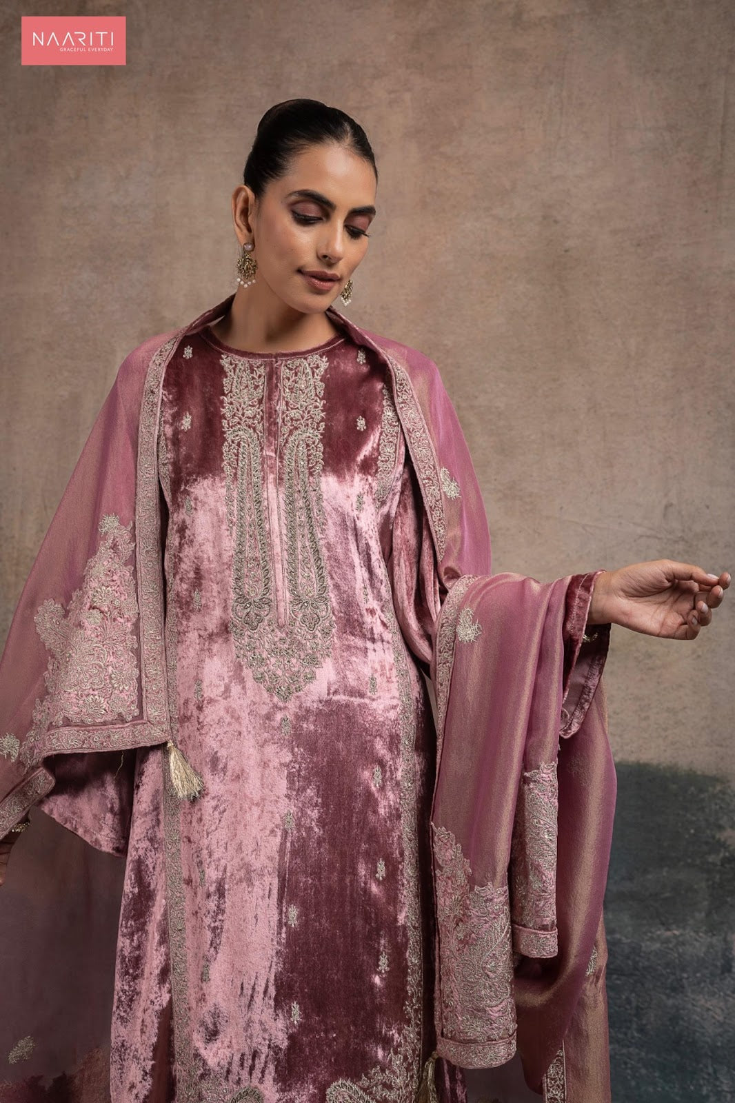 Nayoma Naariti Velvet Suits Supplier Gujarat