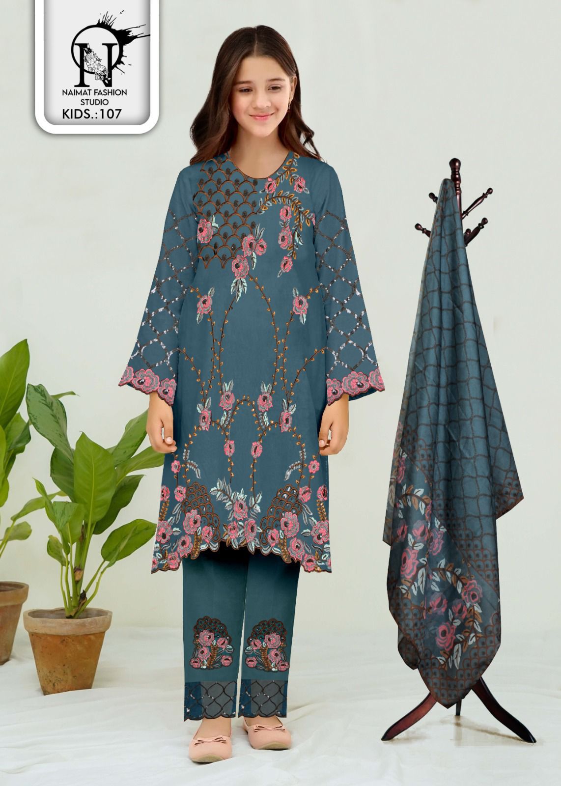 Nfs 107 Naimat Fashion Studio Fox Georgette Girls Pakistani Readymade Suit Supplier Ahmedabad