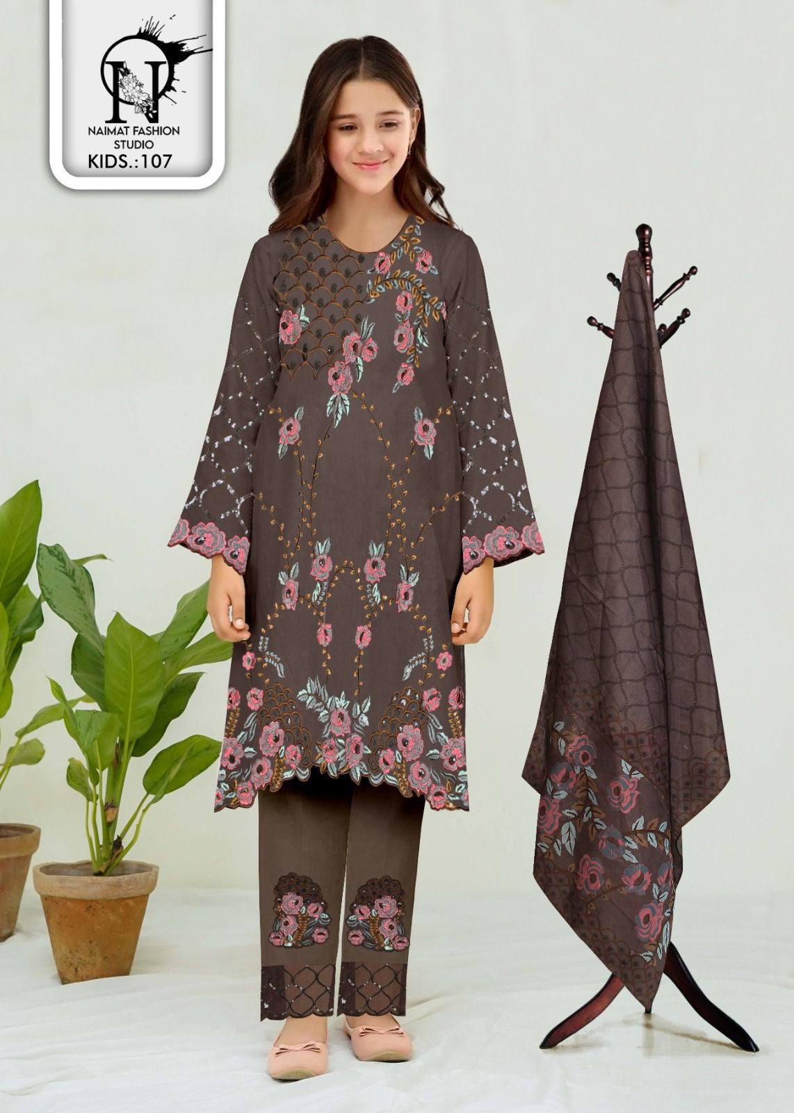 Nfs 107 Naimat Fashion Studio Fox Georgette Girls Pakistani Readymade Suit Supplier Ahmedabad