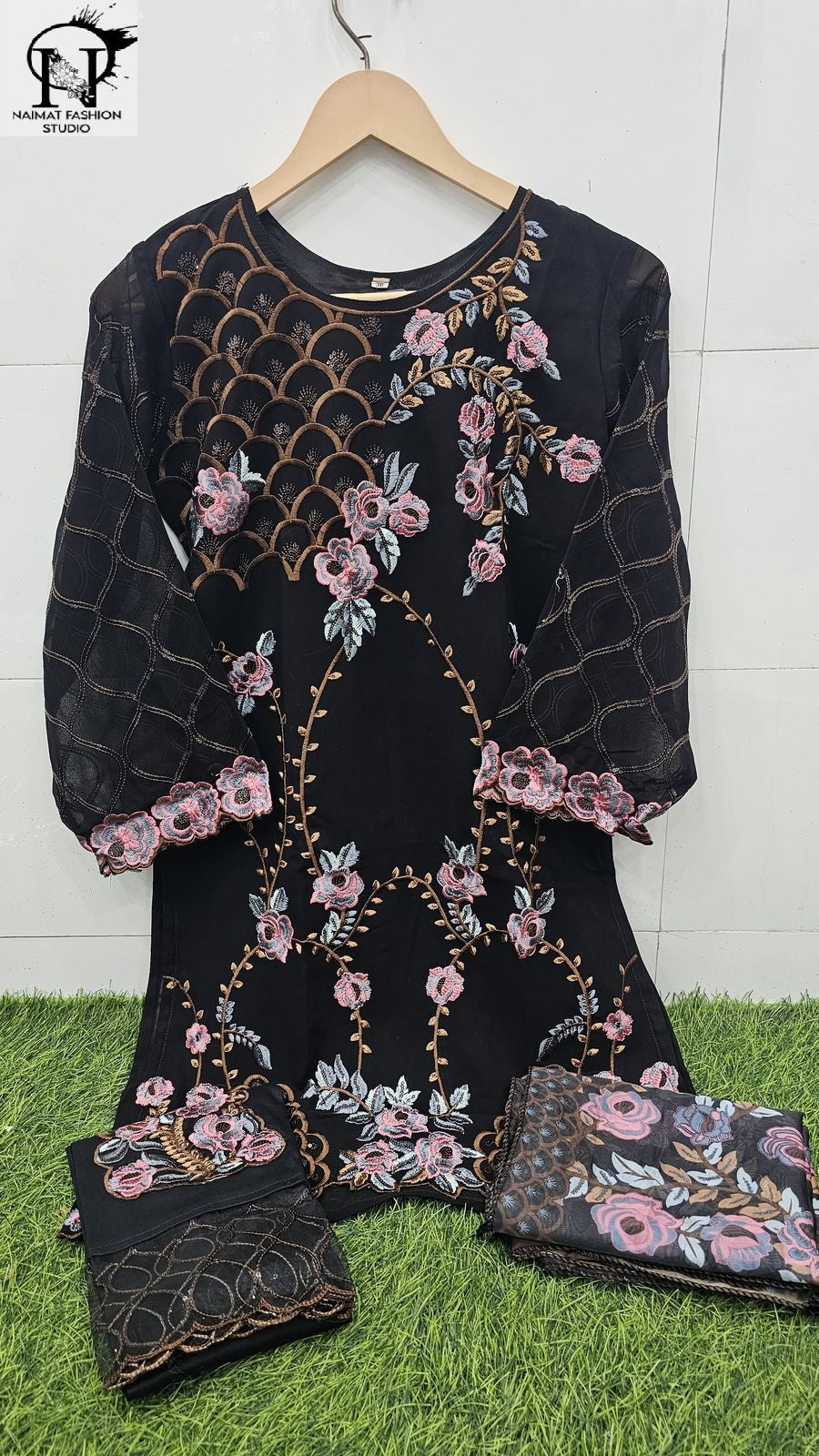Nfs 107 Naimat Fashion Studio Fox Georgette Girls Pakistani Readymade Suit Supplier Ahmedabad