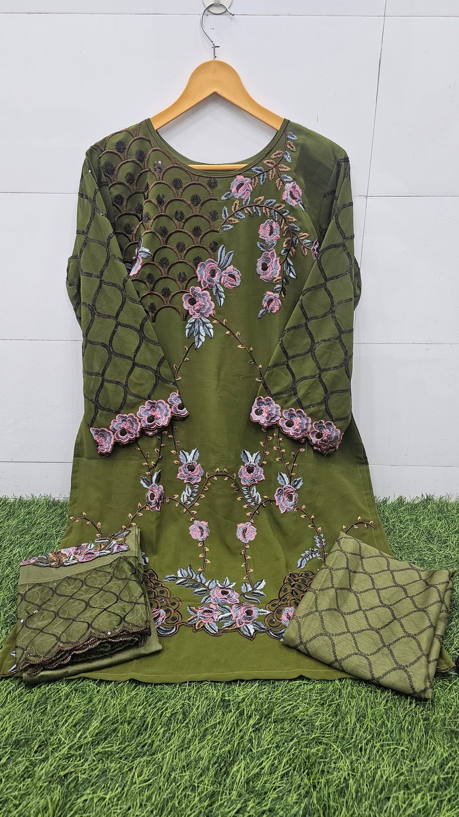 Nfs 1142 Naimat Fashion Studio Pure Fox Pakistani Readymade Suits Wholesale