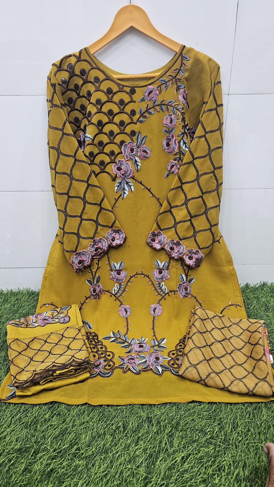 Nfs 1142 Naimat Fashion Studio Pure Fox Pakistani Readymade Suits Wholesale
