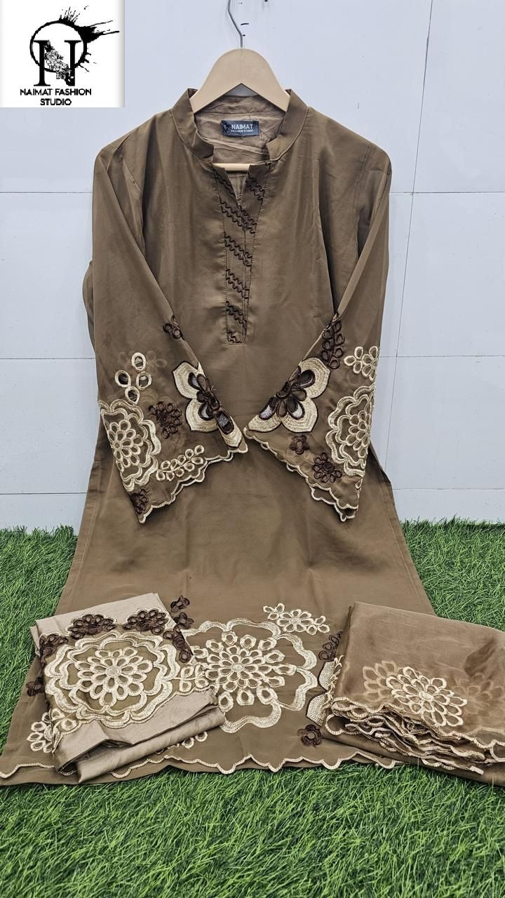 Nfs 1144 Naimat Fashion Studio Pure Fox Pakistani Readymade Suits Supplier Ahmedabad