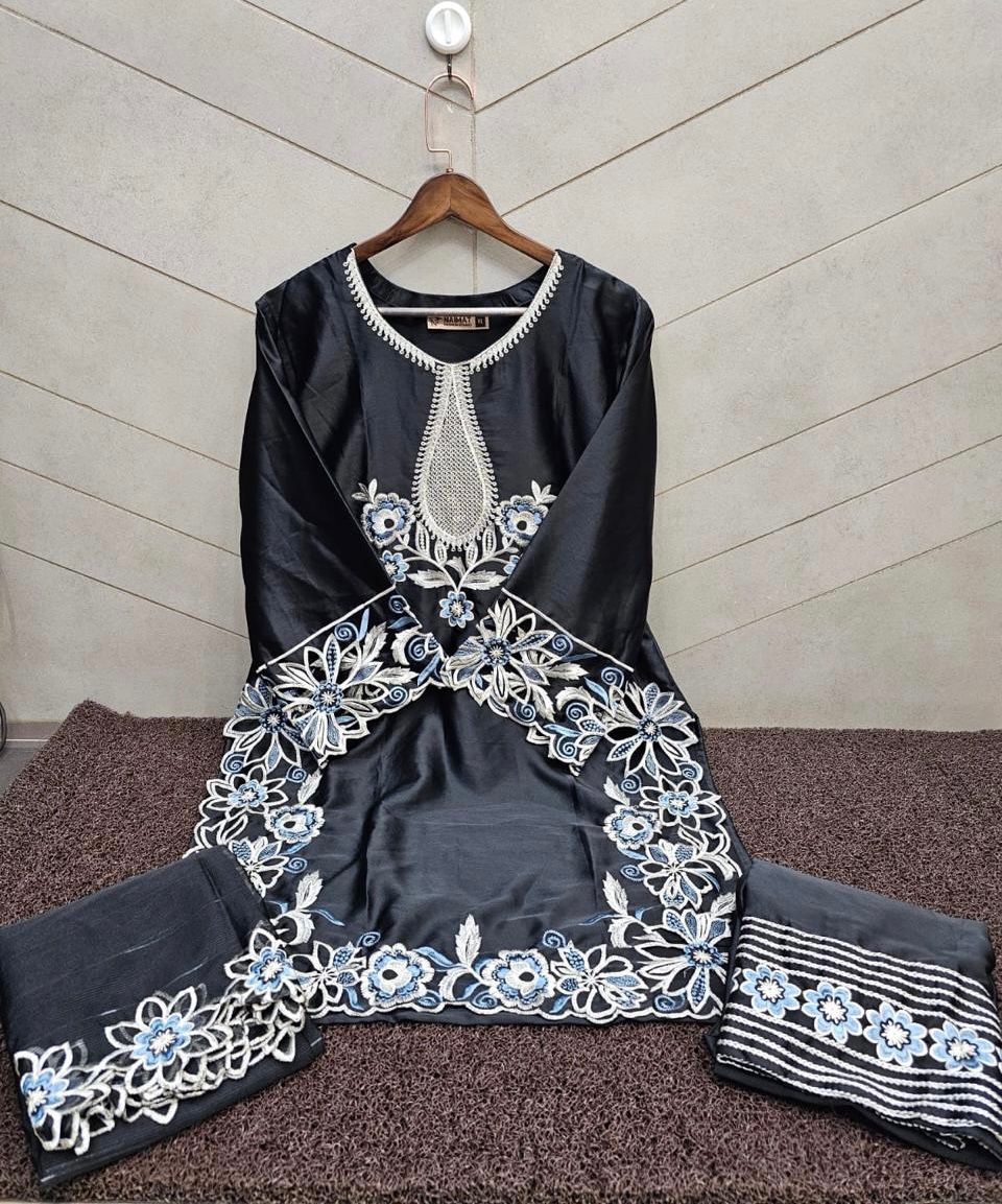 Nfs 1202 Naimat Fashion Studio Pakistani Readymade Suits Supplier Ahmedabad