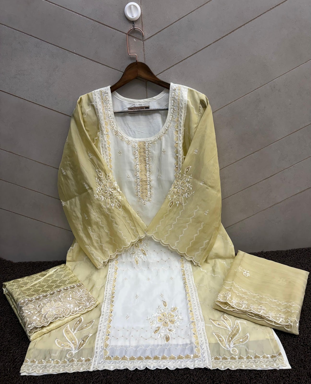 Nfs 1203 Naimat Fashion Studio Pakistani Readymade Suits Supplier