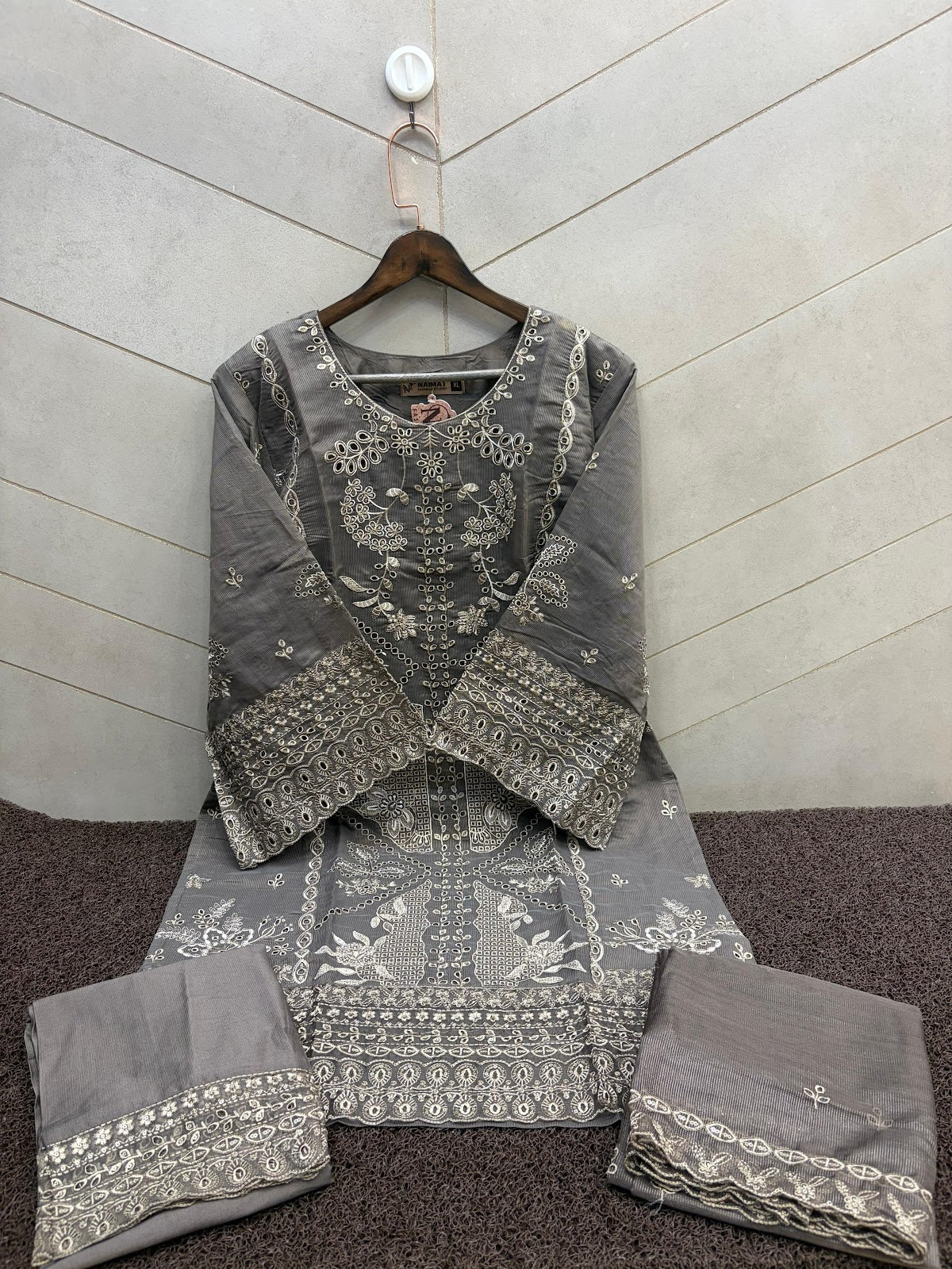 Nfs 1205 Naimat Fashion Studio Pakistani Readymade Suits Wholesaler Gujarat