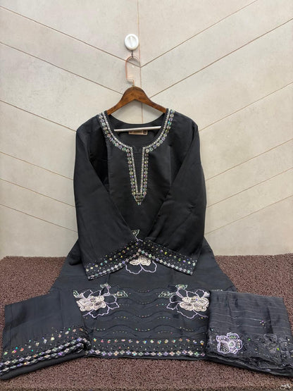 Nfs 1206 Naimat Fashion Studio Cotton Pakistani Readymade Suits Wholesale