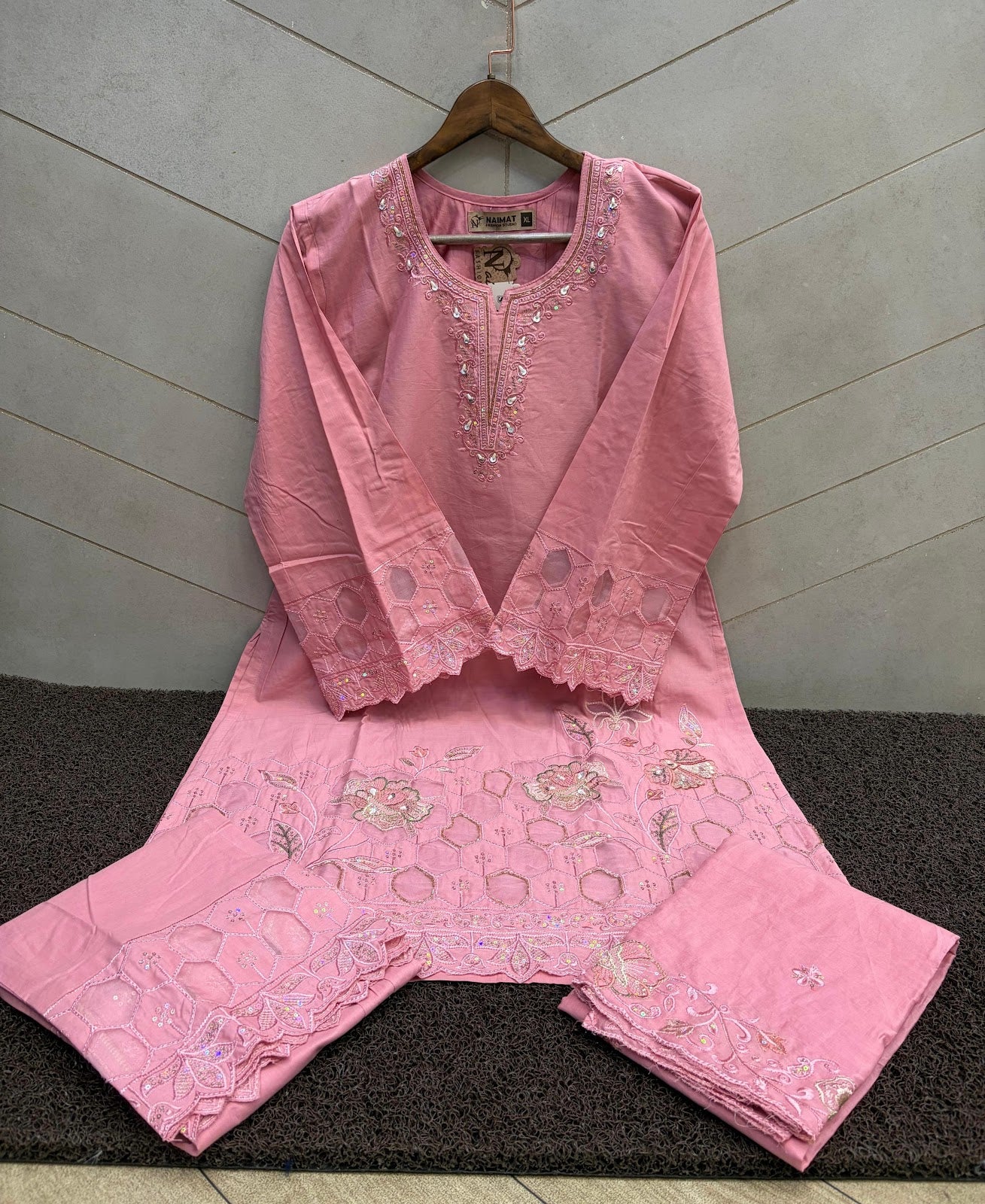 Nfs 1209 Naimat Fashion Studio Cambric Cotton Pakistani Readymade Suits Manufacturer