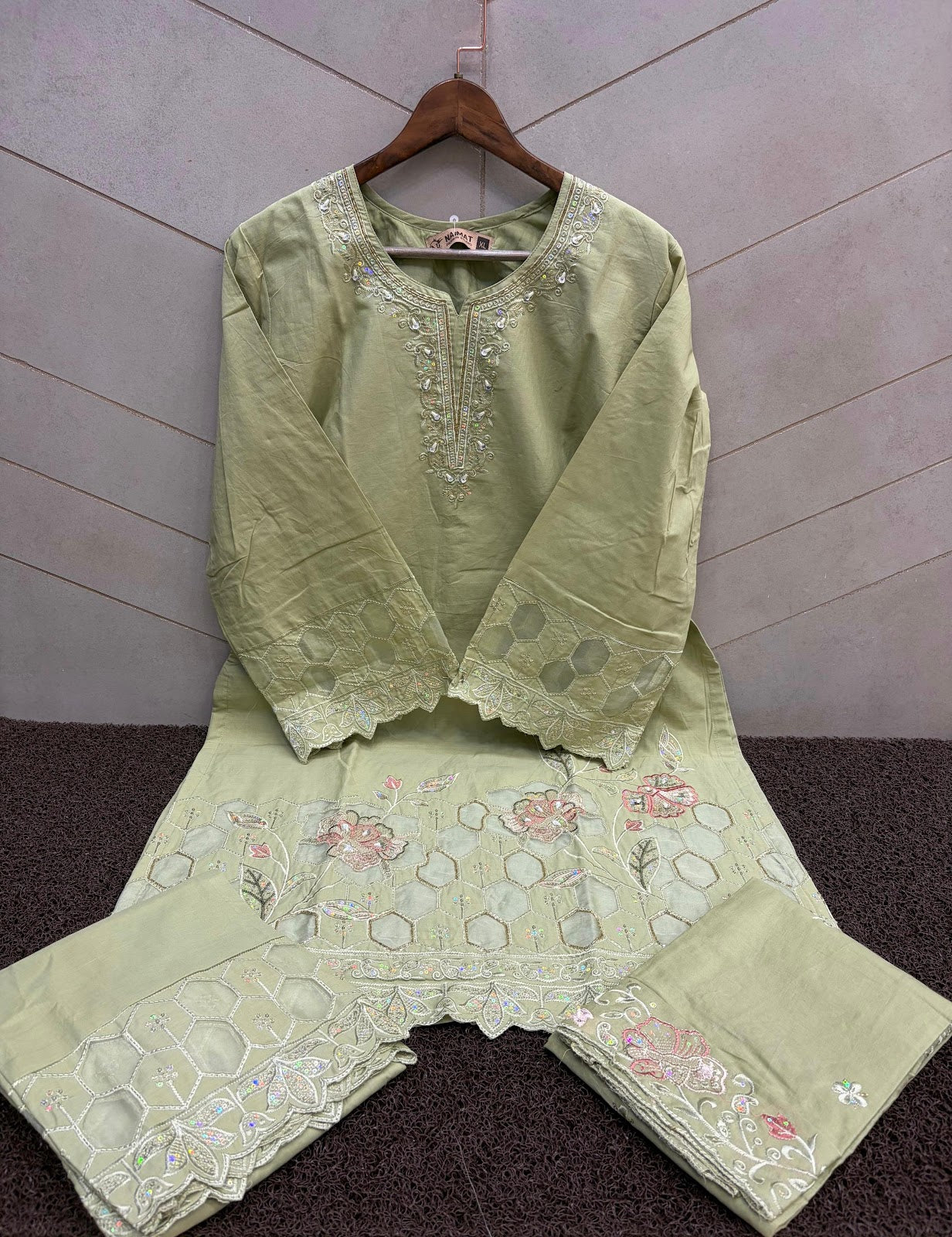 Nfs 1209 Naimat Fashion Studio Cambric Cotton Pakistani Readymade Suits Manufacturer