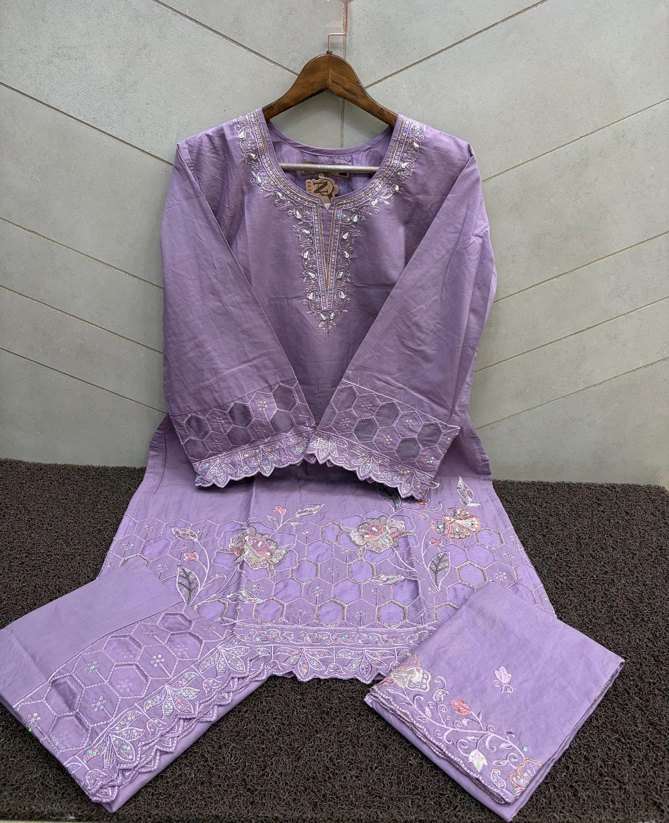 Nfs 1209 Naimat Fashion Studio Cambric Cotton Pakistani Readymade Suits Manufacturer