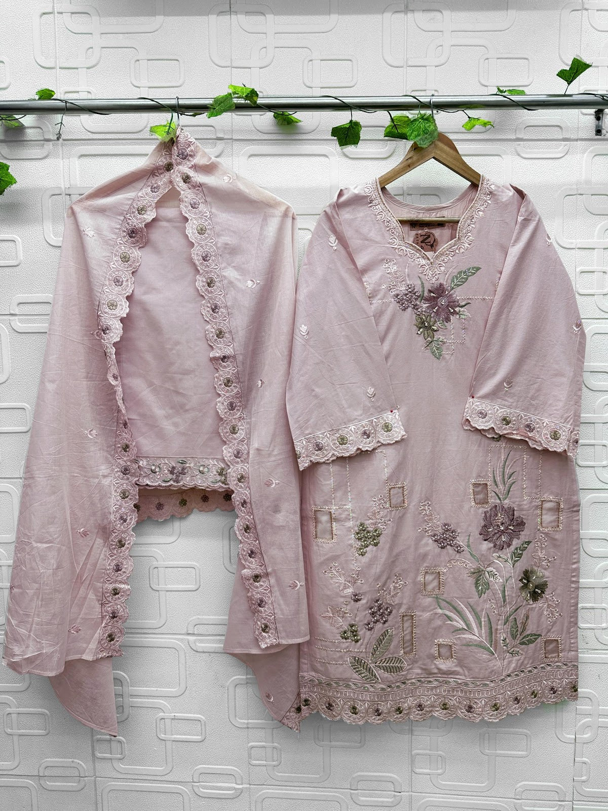Nfs 1210 Naimat Fashion Studio Cambric Cotton Pakistani Readymade Suits Supplier