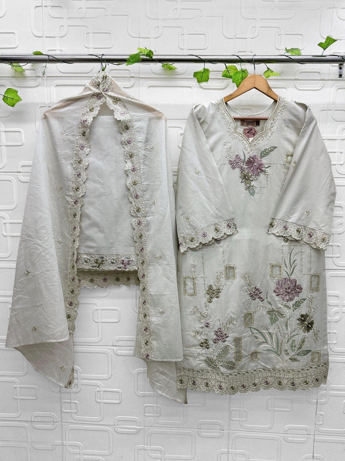 Nfs 1210 Naimat Fashion Studio Cambric Cotton Pakistani Readymade Suits Supplier