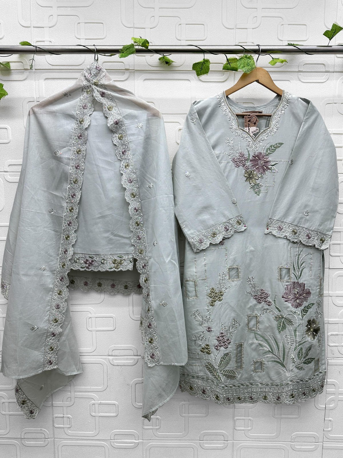Nfs 1210 Naimat Fashion Studio Cambric Cotton Pakistani Readymade Suits Supplier