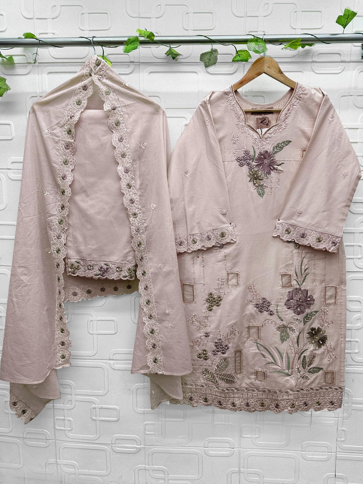 Nfs 1210 Naimat Fashion Studio Cambric Cotton Pakistani Readymade Suits Supplier