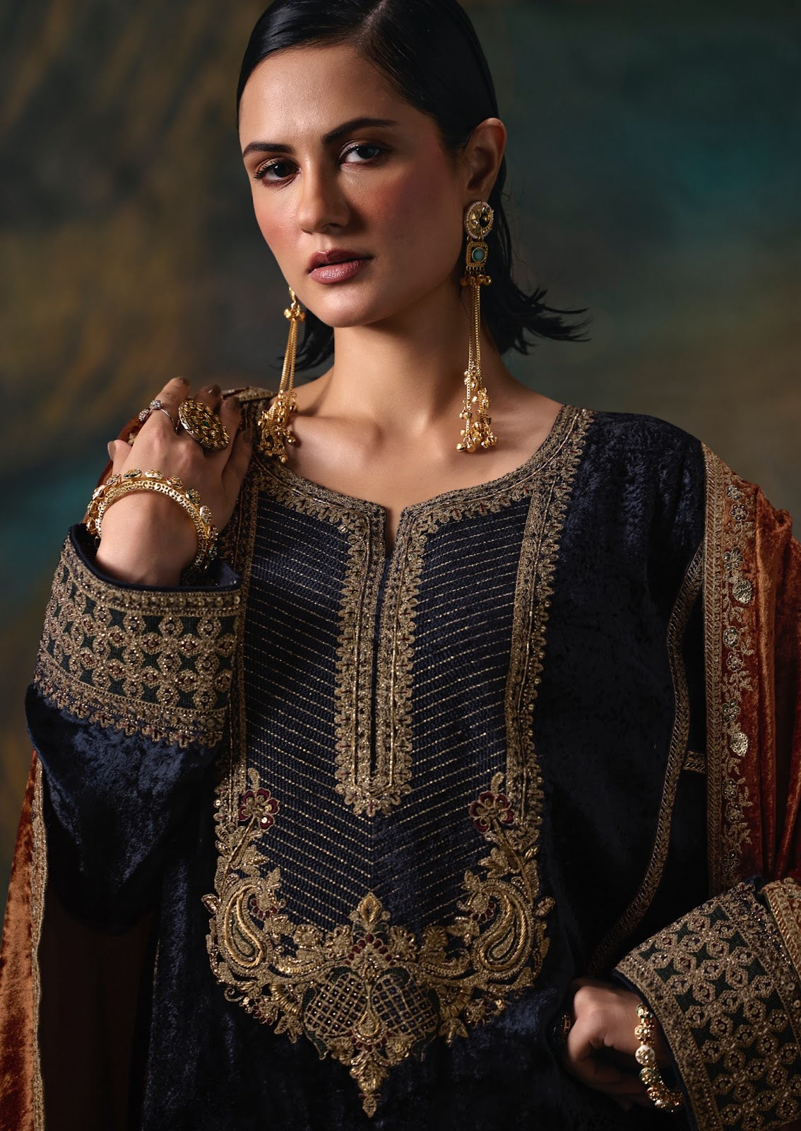 Noor E Riwaaz Aiqa Viscose Velvet Suits Supplier Gujarat