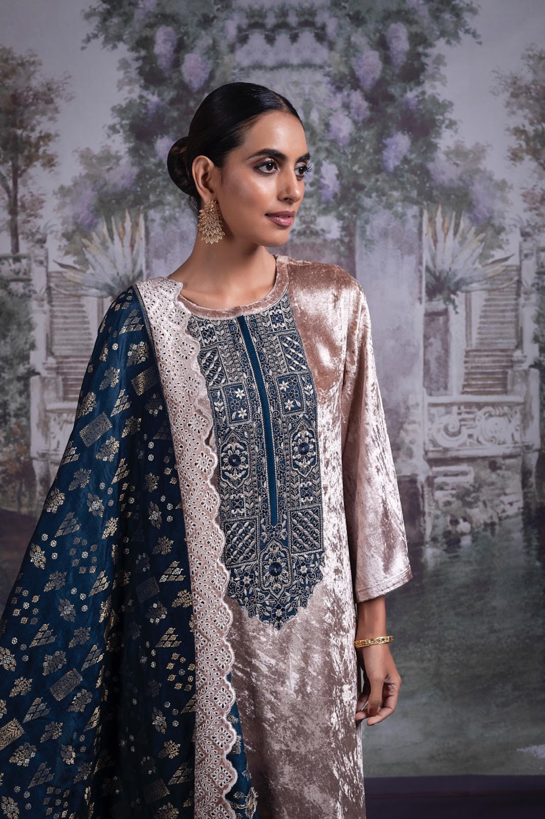 Osyaan Naariti Velvet Suits Exporter Ahmedabad