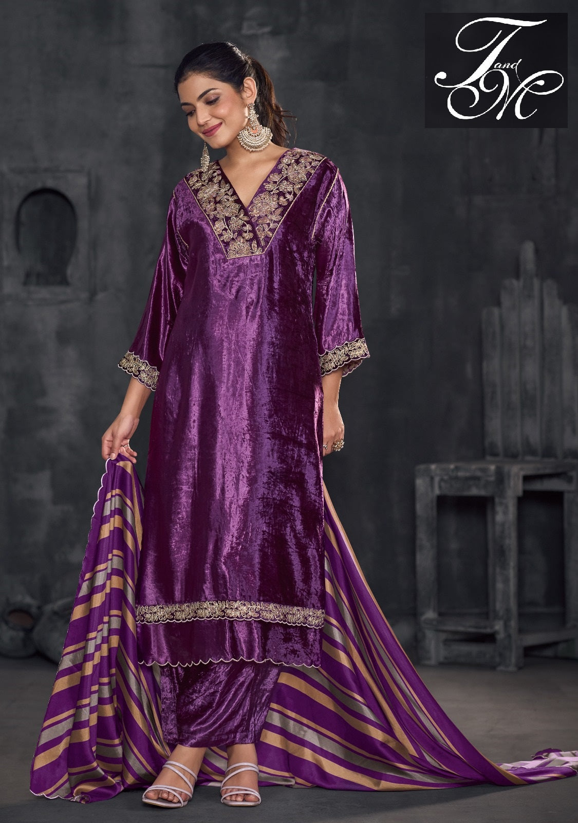Panas Tm Velvet Suits Wholesaler