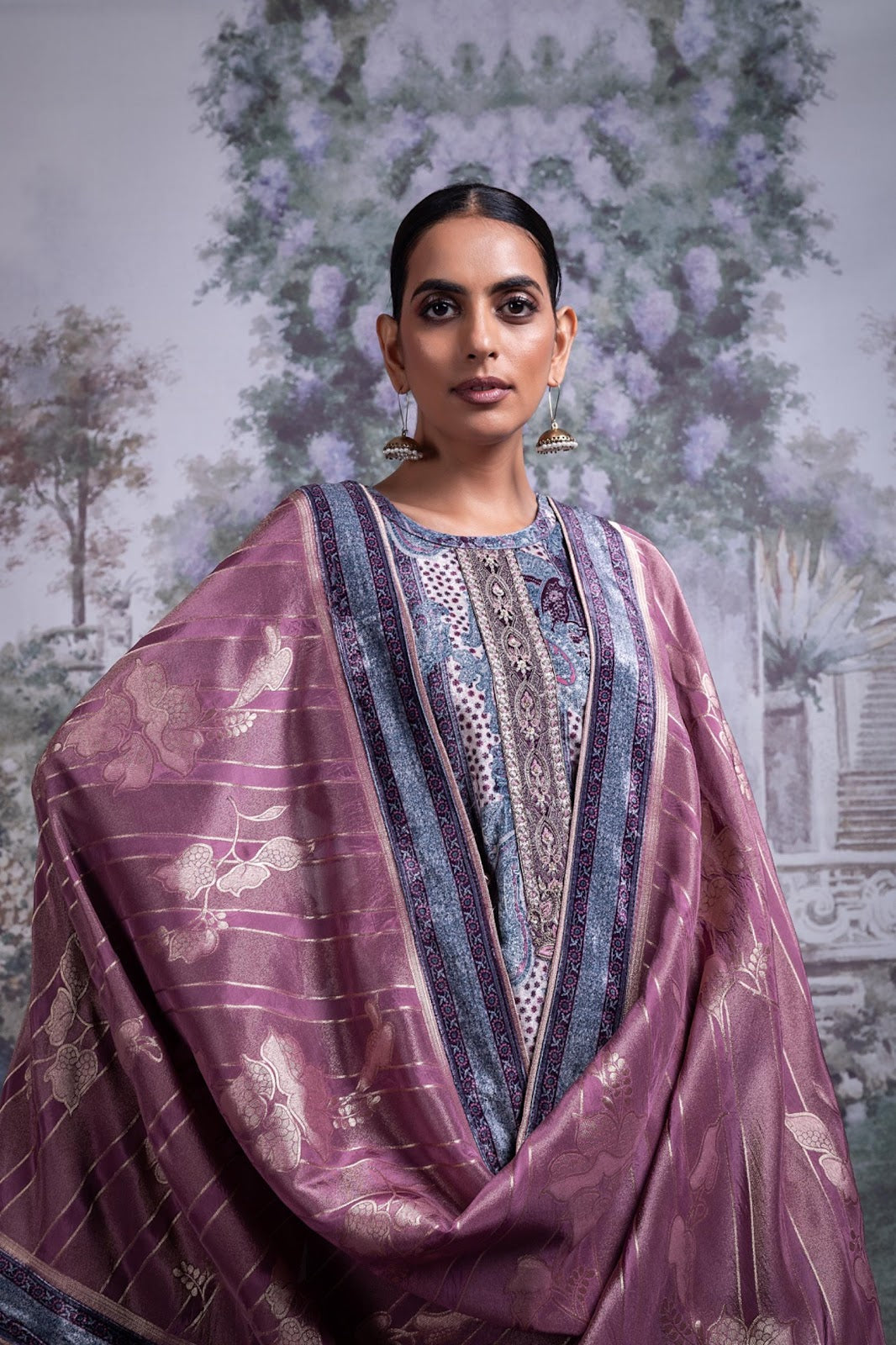 Polki Naariti Velvet Suits Supplier Gujarat