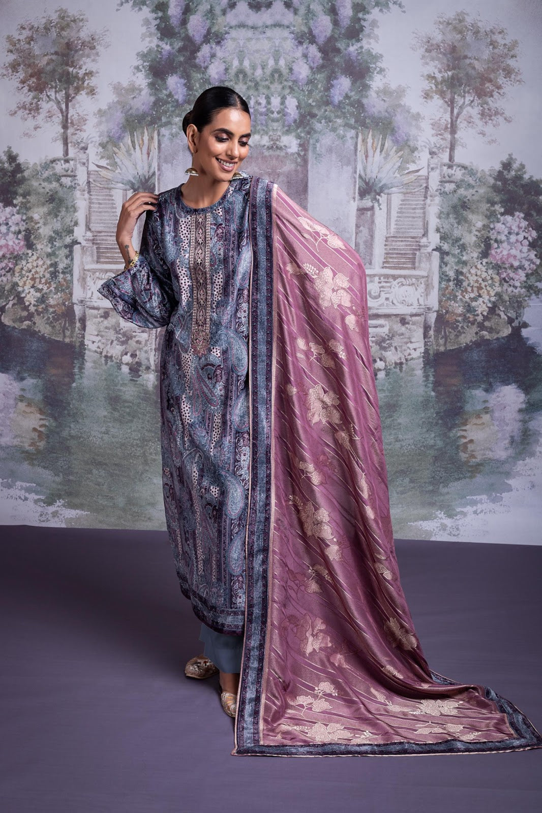 Polki Naariti Velvet Suits Supplier Gujarat