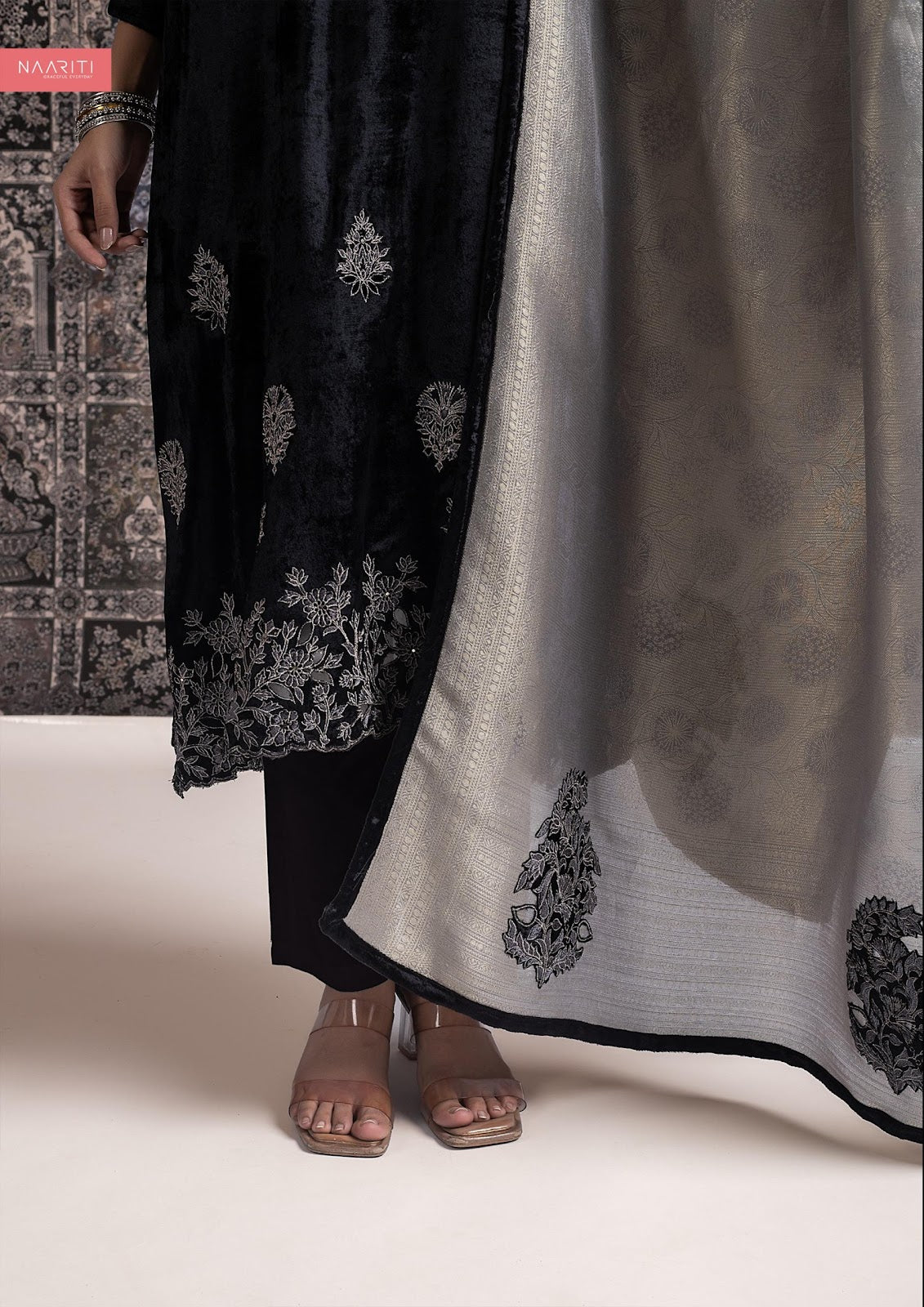 Qirtaan Naariti Velvet Suits Wholesale Price