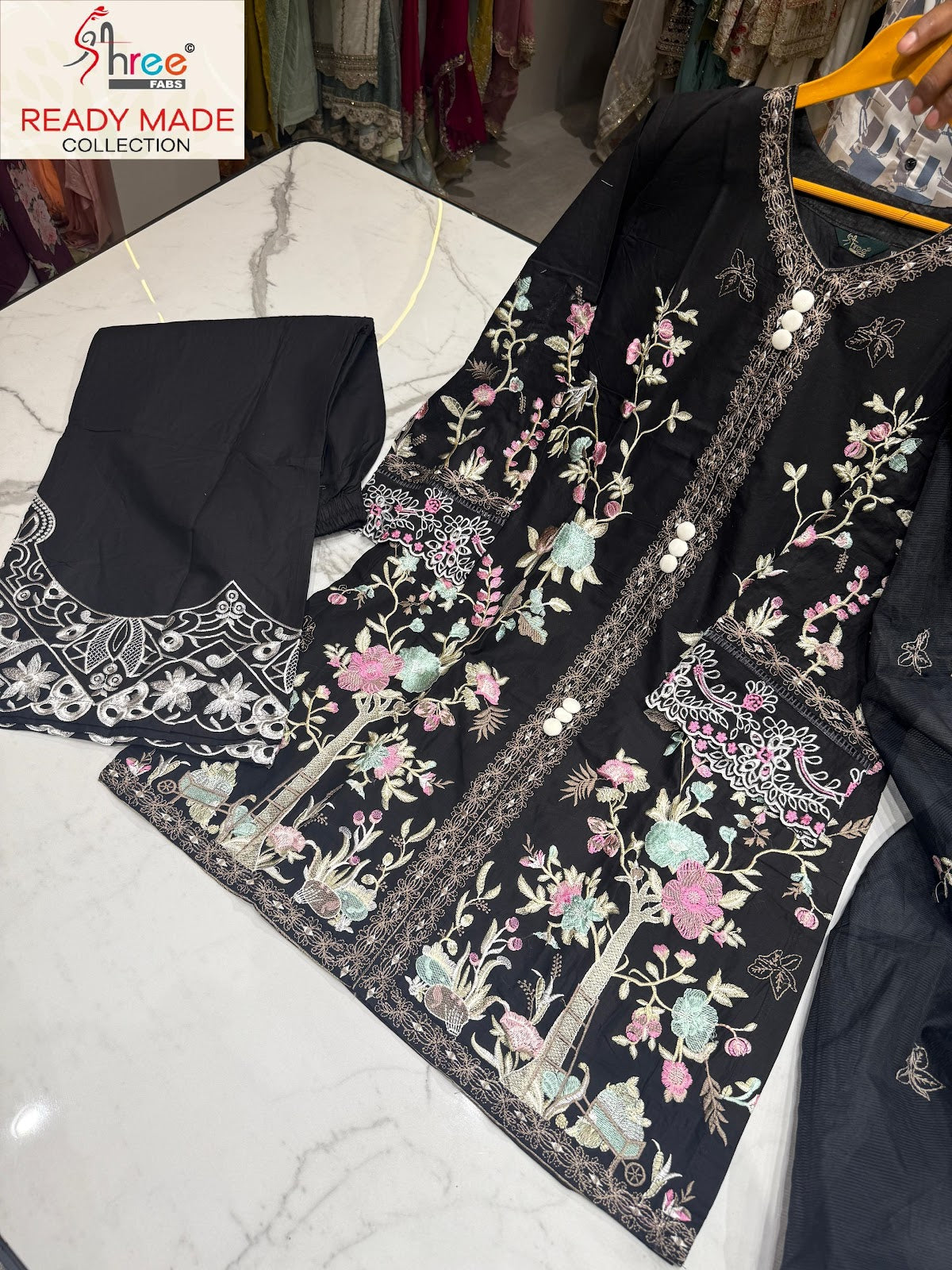 R 1876 Shree Fabs Cambric Cotton Pakistani Readymade Suits Exporter India